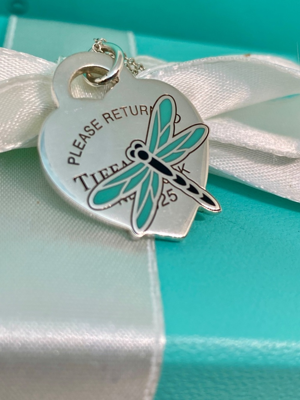 RARE Tiffany & Co. Dragonfly Enamel Heart Tag Pendant Necklace Sterling 925 - Picture 4 of 9